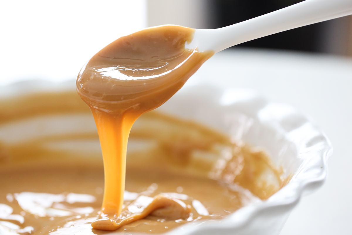 drizzling Dulce de Leche