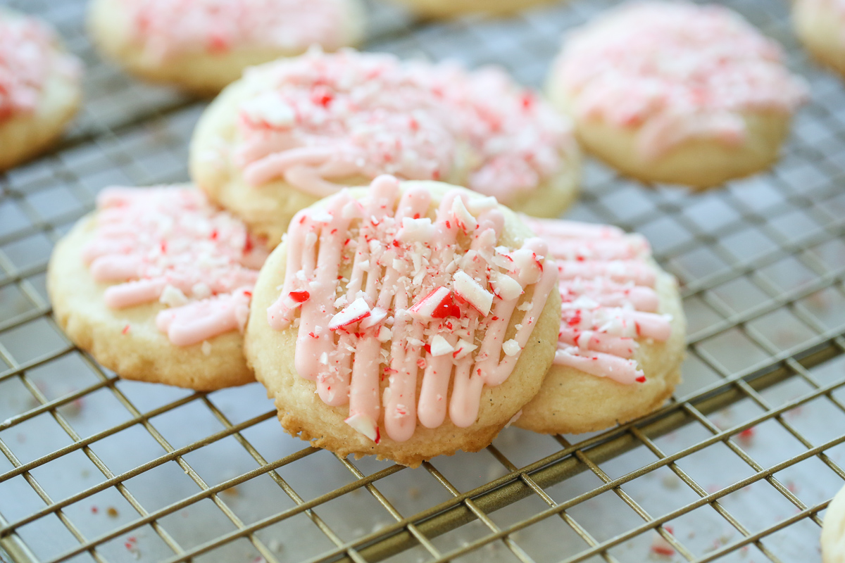 peppermint meltaway cookies on a baking rack