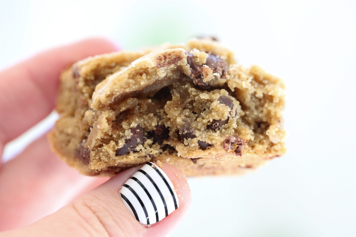 chocolate chip cookie bars