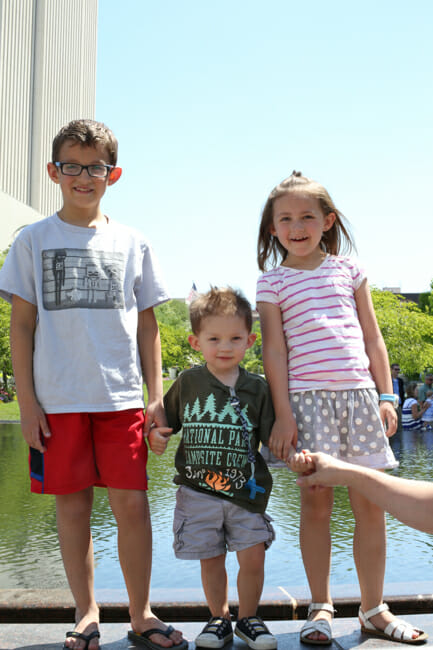 kids at temple squre
