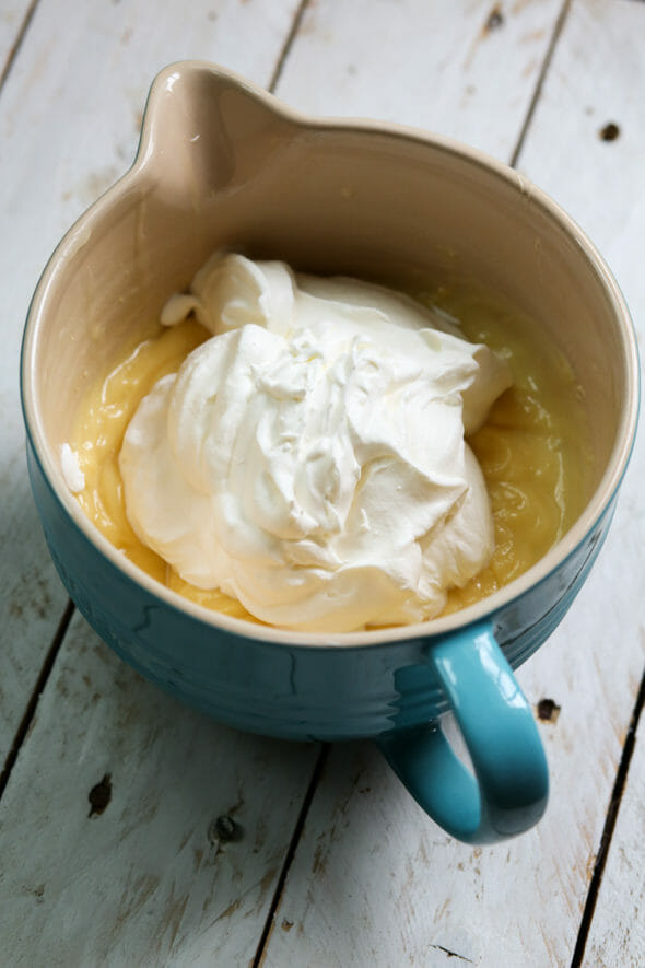 banana pudding with cream