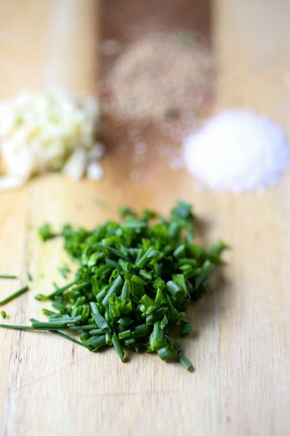 garlic artichoke stuffed mushrooms_spices and herbs
