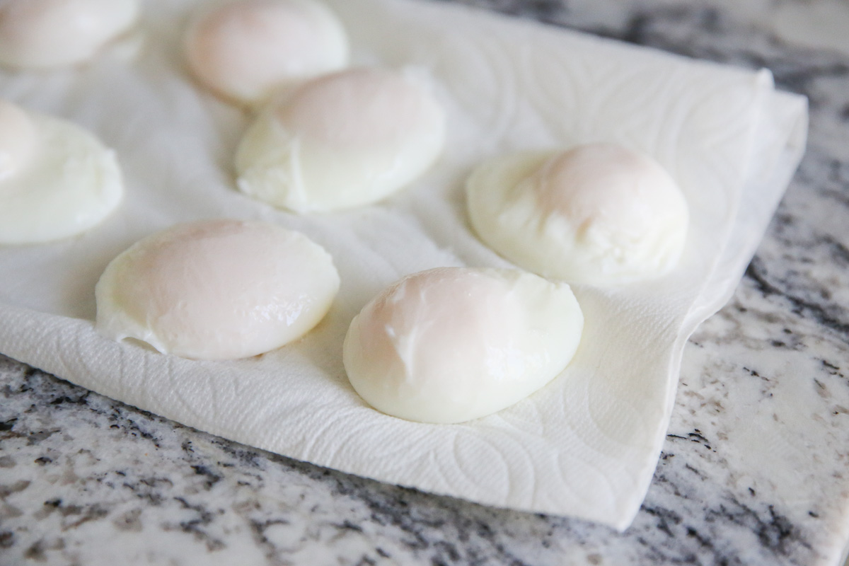 poached eggs on paper towels
