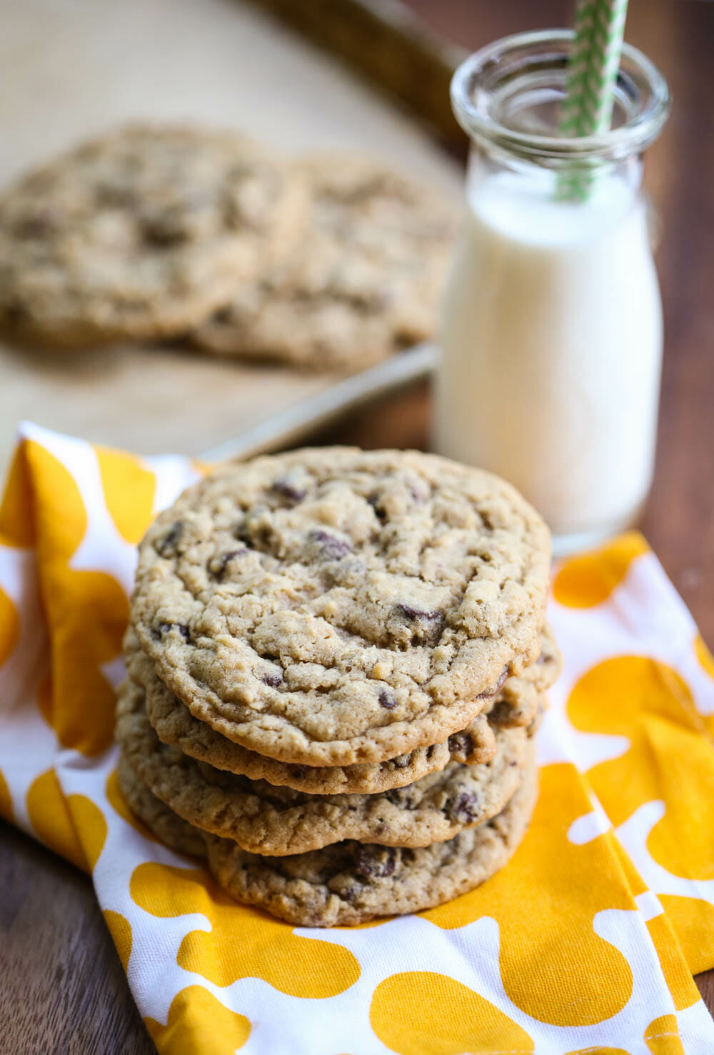 This image has an empty alt attribute; its file name is Giant-Oatmeal-Chocolate-Chip-Cookies-14.jpg