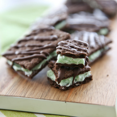 Easy Chocolate Mint Sandwich Cookies
