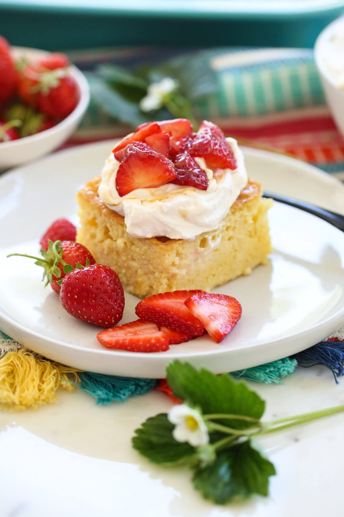 tres leches cake with strawberriews