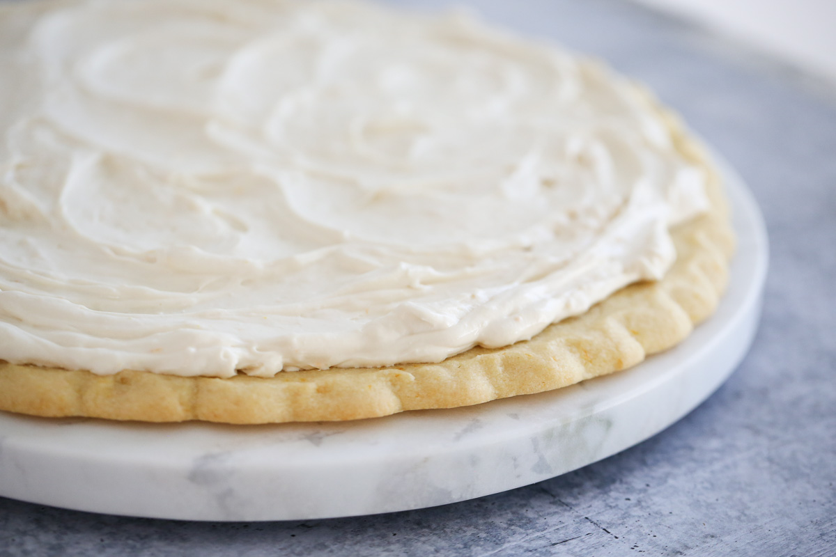 whipped topping on cookie crust