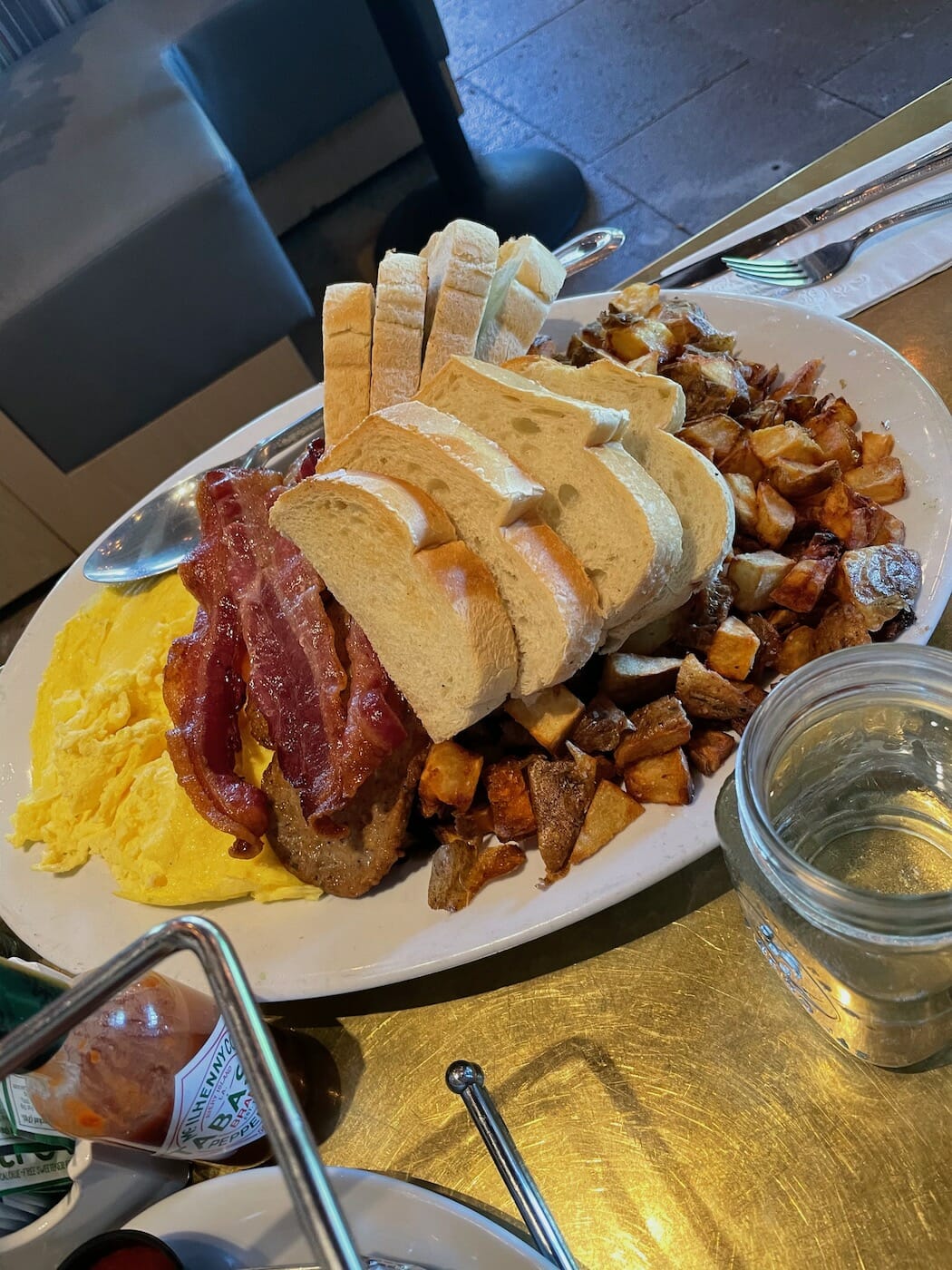 Breakfast at Herm's Inn