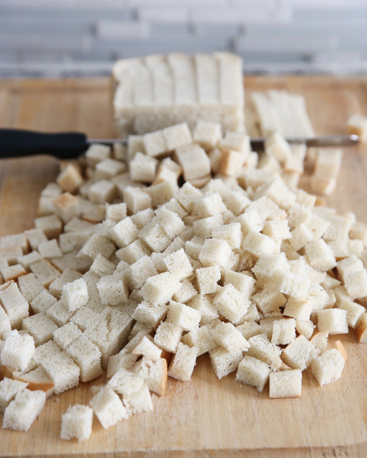 sliced bread cubes