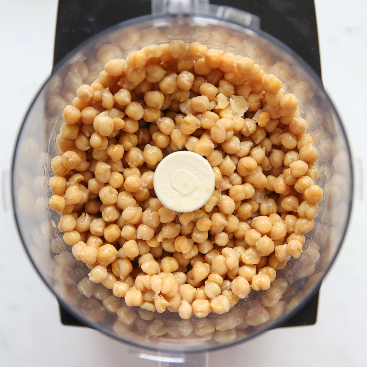 chick peas in a food processor